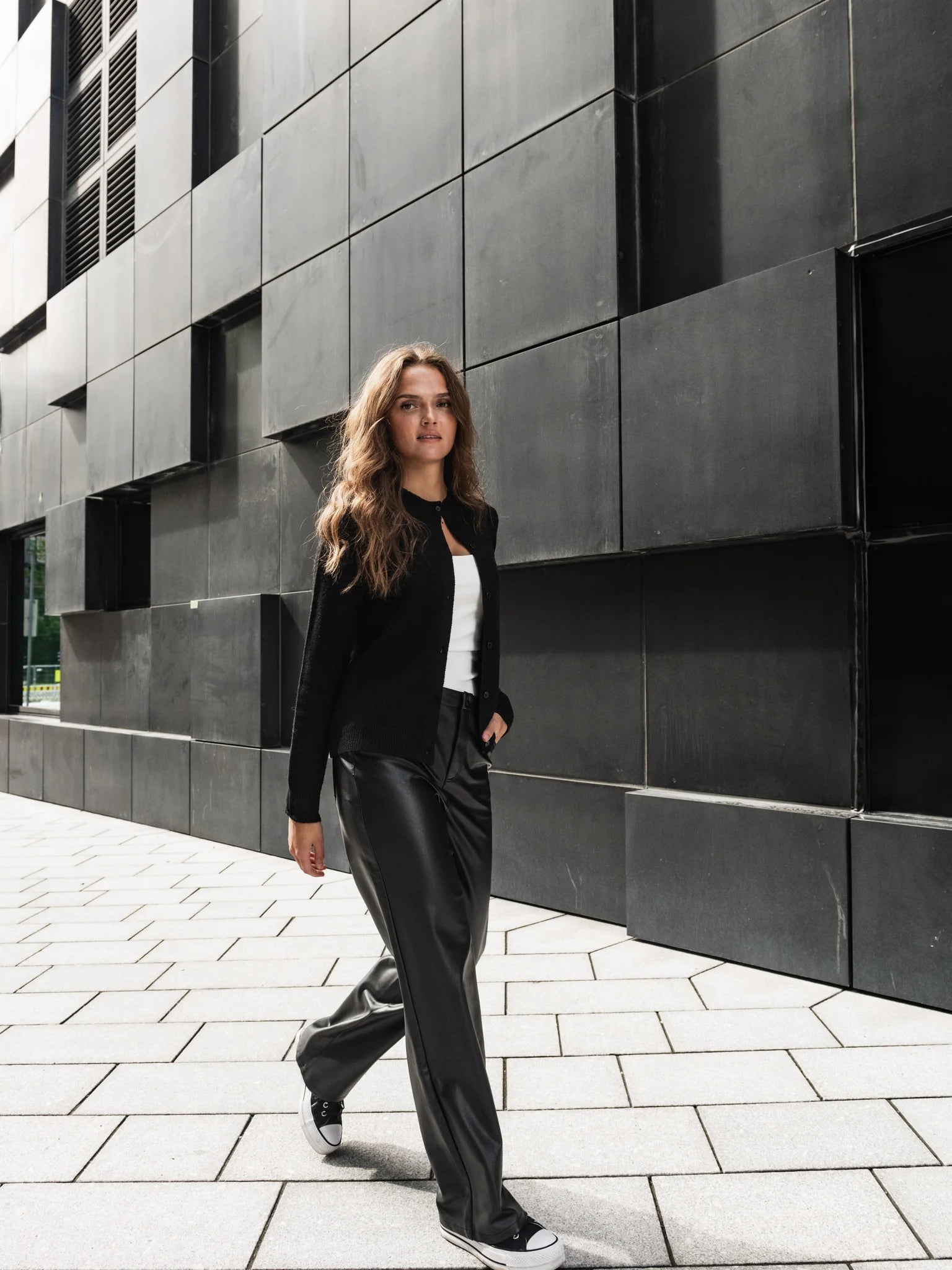 VMTESSA Trousers - Black